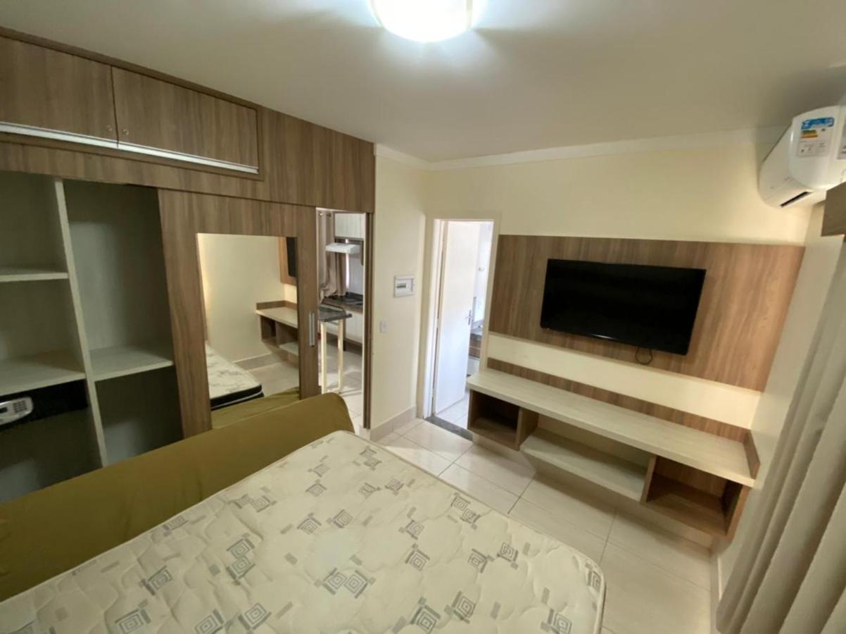 Lacqua Diroma V Apt Localizado Proximo A Portariaparque Aquatico Completo Nao Dispomos De Roupa De Cama E Banho Caldas Novas Luaran gambar